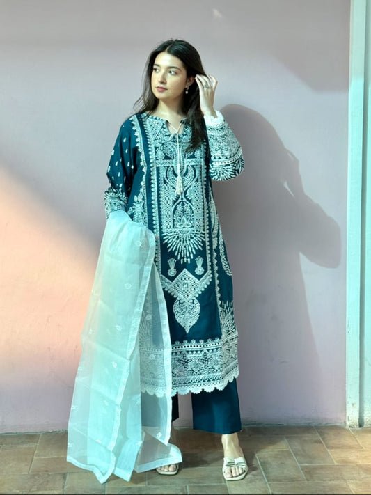 3 Piece – White Viscose Embroidered suit
