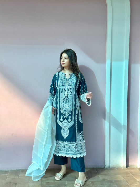 3 Piece – White Viscose Embroidered suit